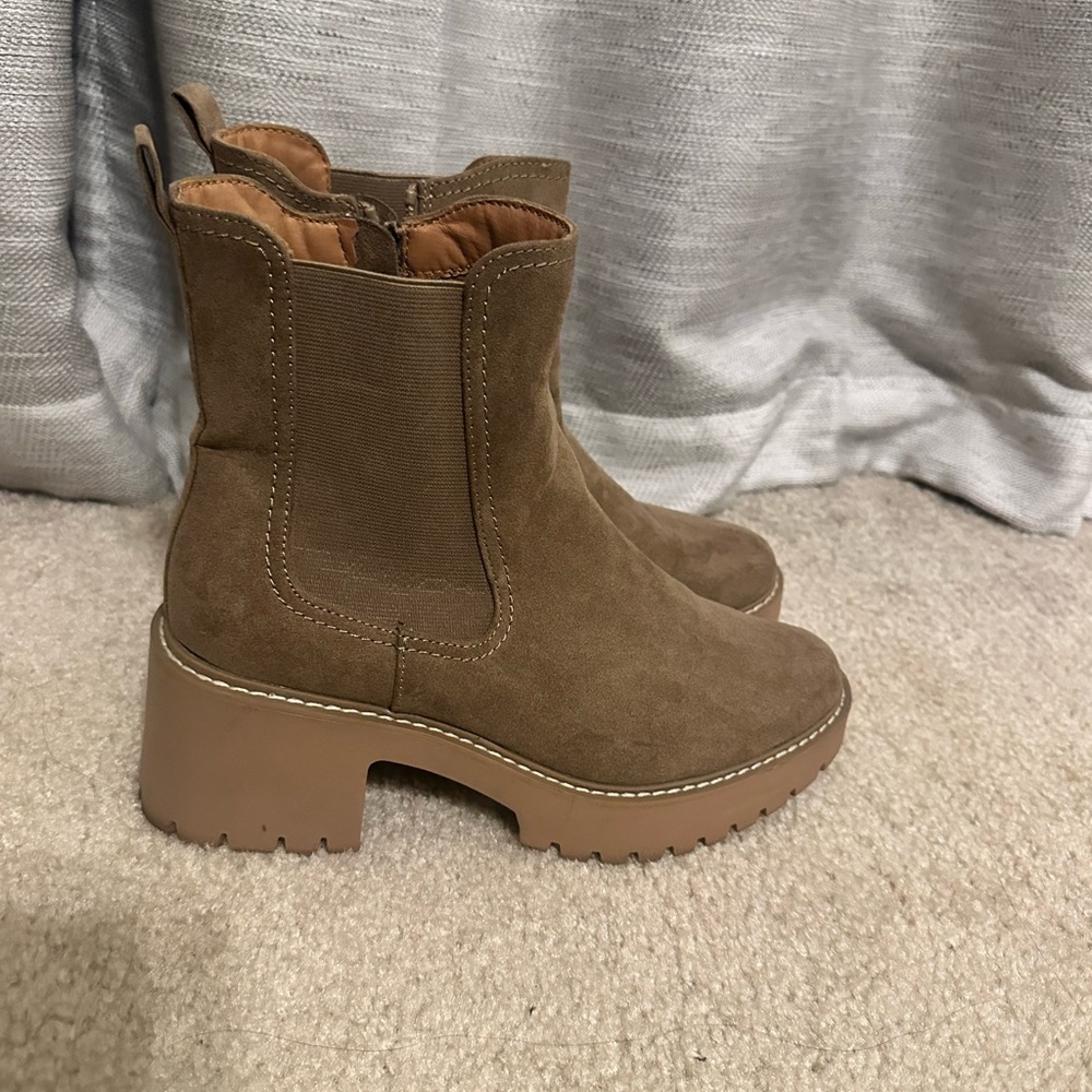 Universal Thread Tan Suede Ankle Booties